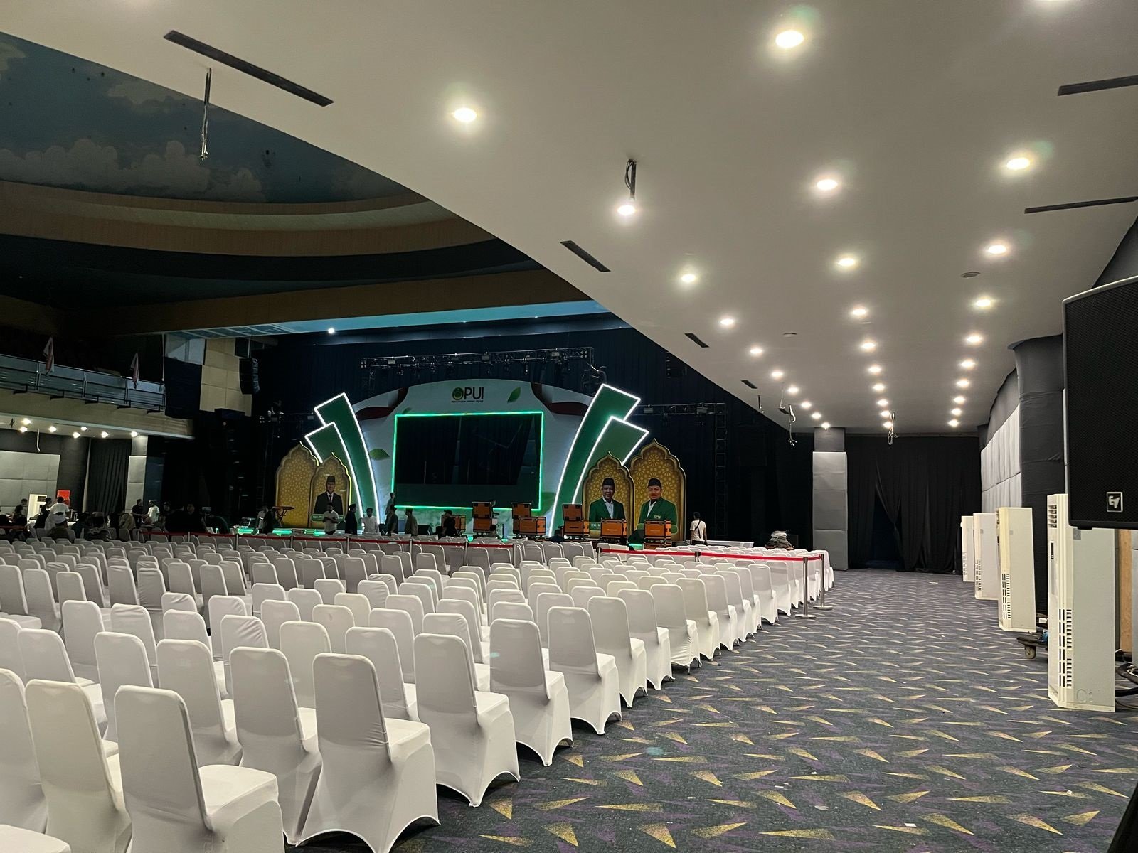 SEWA KURSI FUTURA BEJI DI DEPOK 